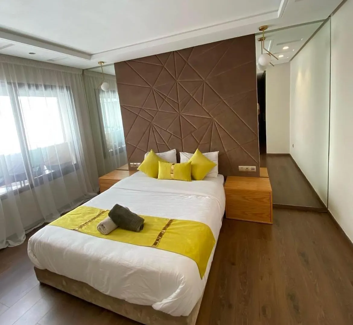 Design Apartment Champs-Elysees Paris