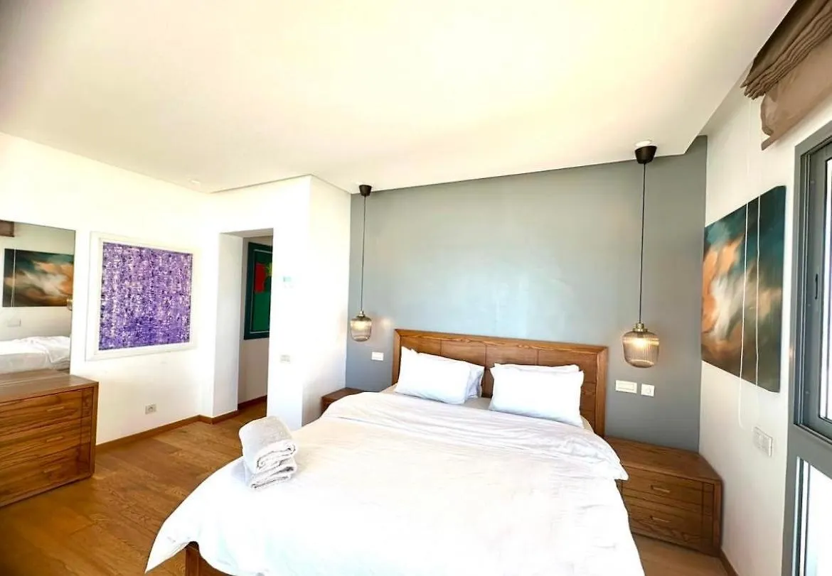 Design Apartment Champs-Elysees Paris 0*,  France