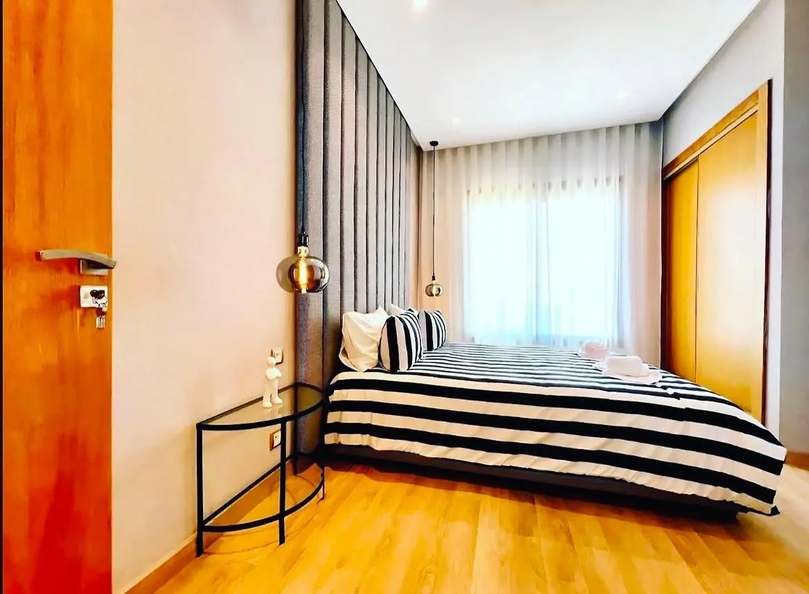 Design Apartment Champs-Elysees Paris